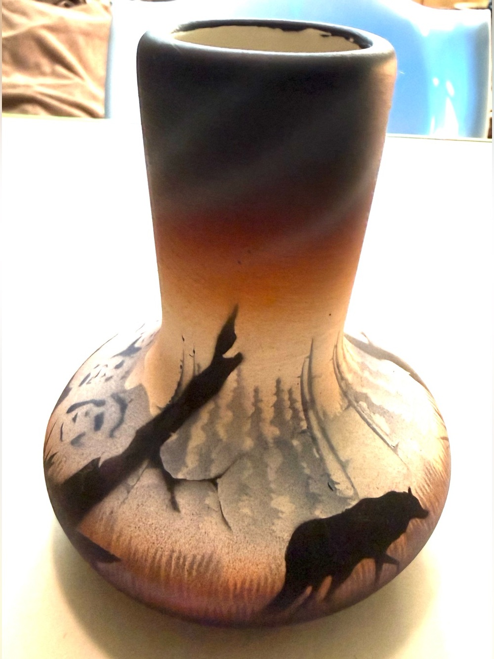 "THE WOLF AT MOUNT RUSHMORE" NATIVE AMERICAN HAND-PAINTED WILDERNESS VASE